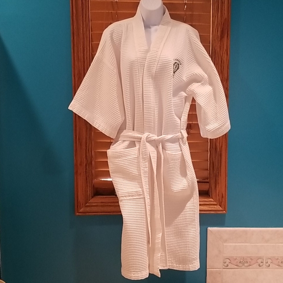 The Bernard Company Other - 🔮L'Auberge Del-Mar 5 🌟Resort Robe